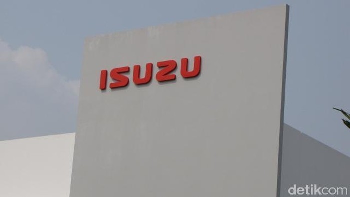 Isuzu Masih Datangkan MU-X dari Thailand