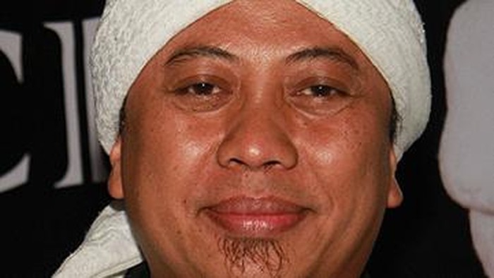 Opick Nilai Positif Tren Umroh di Kalangan Artis