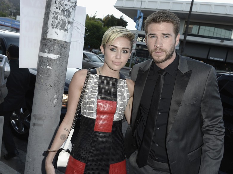 Sedih Rumah Raib karena Kebakaran, Liam-Miley Cyrus Donasi Rp 7,3 M Sedih Rumah Raib karena Kebakaran, Liam-Miley Cyrus Donasi Rp 7,3 M