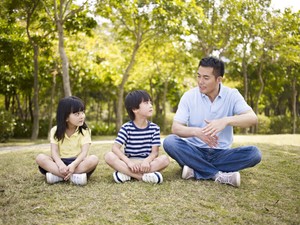 Ini Pentingnya Mengajak Anak Memaknai Peristiwa Traumatik