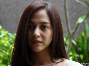 Pengalaman Menangis Saat Casting dan Wajah Masa Kecil Nina Zatulini