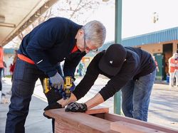 Begini Keseharian Bos Perusahaan Rp 14,6 Ribu Triliun