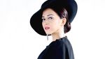 Lady in Black! Nina Zatulini Tampil Beda