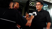 Arminsyah Jampidsus mengatakan Setya Novanto akan ditunggu hingga pukul 16.00 WIB. Sampai saat ini belum ada pemberitahuan diri yang bersangkutan apakah berhalangan hadir, atau tidak hadir karena apa.