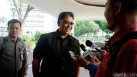Bila tidak datang pada pemanggilan hari ini, para petinggi Kejagung akan berembuk untuk memutuskan apakah Novanto layak dipanggil lagi atau tidak.
