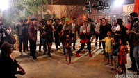 Iwan, NOAH, Nidji, Geisha dan dMasiv pun menggarap video klip Kemesraan di Studio PFN di kawasan Jakarta Timur pada Selasa (19/1/2016) malam. Pool/Ismail/detikFoto.