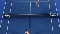 Maria Sharapova bertanding melawan Aliaksandra Sasnovich di Rod Laver Arena, Melbourne, Rabu (20/1/2016). Jason OBrien/Reuters/detikFoto.