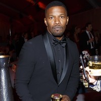 Di urutan ke-10 ada Jamie Foxx. Aktor 49 tahun itu memang masih terlihat maskulin. Ketampanannya mampu memikat Katie Holmes.  Foto: Rich Polk