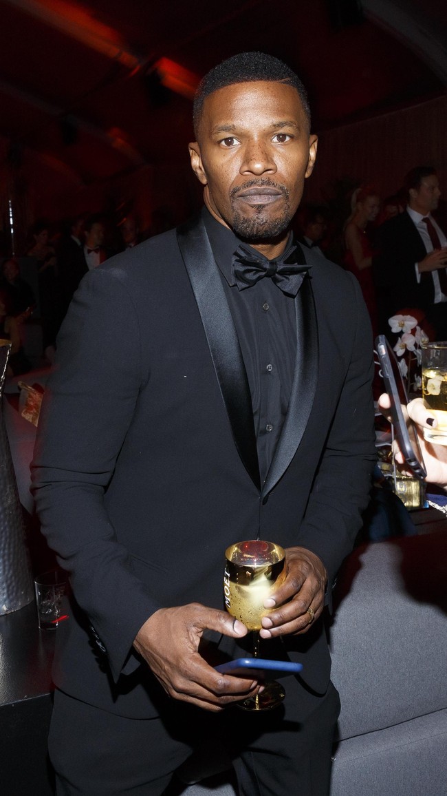 Di urutan ke-10 ada Jamie Foxx. Aktor 49 tahun itu memang masih terlihat maskulin. Ketampanannya mampu memikat Katie Holmes.  Foto: Rich Polk