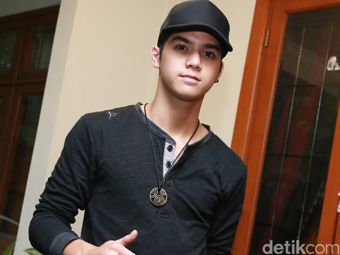 Dikabarkan Pacaran dengan Cewek Berdarah Prancis, Al: Nggak, Ssstt...!