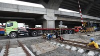 Saat ini setidaknya ada 100 orang pekerja yang dilibatkan dalam proyek ini.