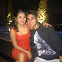 Al Ghazali baru saja melamar Alyssa Daguise. Dalam unggahannya di Instagram, aktor tersebut meminta sang kekasih untuk menikahinya dengan prosesi romantis di Danau Como, Italia.  Foto: Dok. Instagram/alghazali7