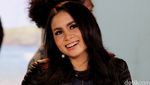 Aih, Momo Geisha Sumringah Banget