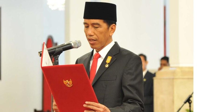 Komite Ekonomi dan Industri Pimpinan Soetrisno Bachir Resmi Dilantik Jokowi Komite Ekonomi dan Industri Pimpinan Soetrisno Bachir Resmi Dilantik Jokowi
