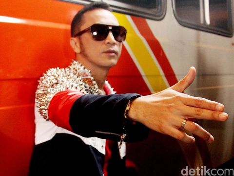 Giring Nidji saat syuting video klip Kemesraan