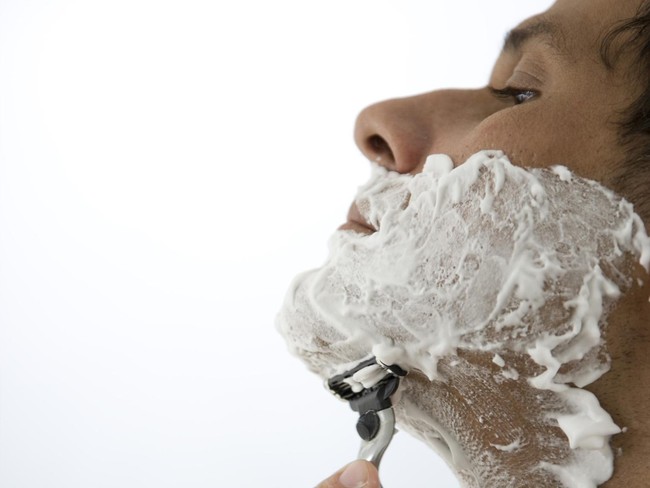 Duh, Kulit Iritasi Usai Cukuran? Coba 5 Hal Ini Solusinya