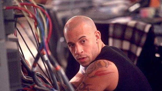 Vin Diesel sebagai Xander Cage di 'XXX (2002)'