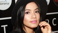 Sedangkan ini adalah wajah Titi Kamal pada pertengahan 2016 lalu, bagaiamana setuju jika wajah Titi Kamal nggak berubah? Dok. detikHOT