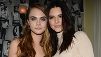 Kendall Jenner Jawab Gosip Hubungan Sesama Jenis dengan Cara Delevingne