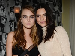 Kendall Jenner Jawab Gosip Hubungan Sesama Jenis dengan Cara Delevingne