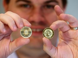 Perusahaan Ini Beli Bitcoin Rp 7 Triliun dan Langsung Rugi