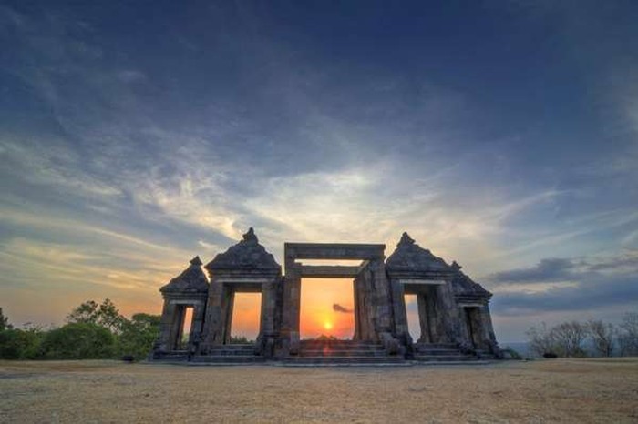 Sunset Candi Ratu Boko