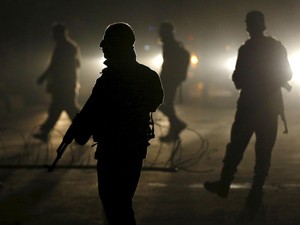 Bom Bunuh Diri Tewaskan 11 Tentara di Pakistan