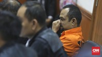 Terdakwa terduga simpatisan ISIS Aprimul Henry alias Mulbin Arifin mengikuti sidang di Pengadilan Negeri Jakarta Barat, Kamis, 21 Januari 2016.