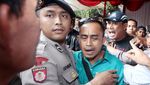 Senang dan Amarah Pendukung Sidang Pilkada