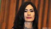 Iis Dahlia saat ditemui di Senayan City, Jakarta Pusat, Rabu (20/1/2016). Pool/Noel/detikFoto. Pool/Noel/detikFoto.