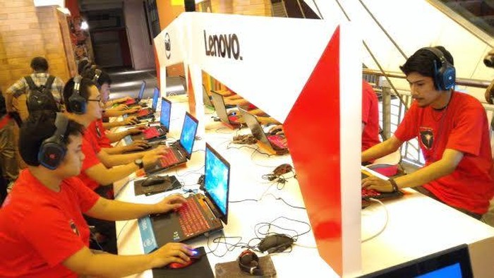Bermain game yang menyenangkan
