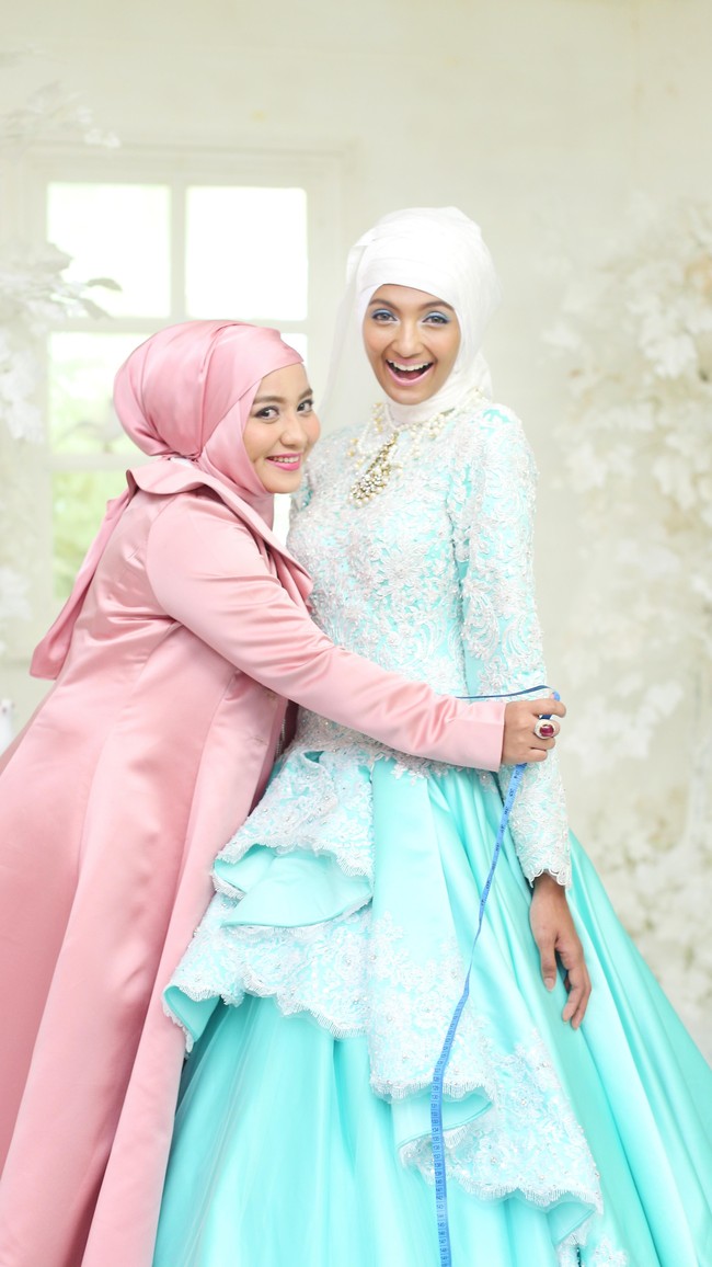 Selain Sarah Azka, model populer Laura Muljadi juga pernah membawakan rancangan Anniesa Hasibuan di New York, Amerika Serikat. Tak hanya tampil di Couture Fashion Week tapi juga New York Fashion Week (NYFW) Spring/Summer 2017. Foto: Afida Sukma