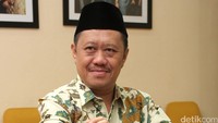 Aidul Fitriciada Azhari menunggu giliran uji kelayakan dan kepatutan calon pimpinan Komisi Yudisial (KY). Pool/Lamhot Aritonang/detikFoto.
