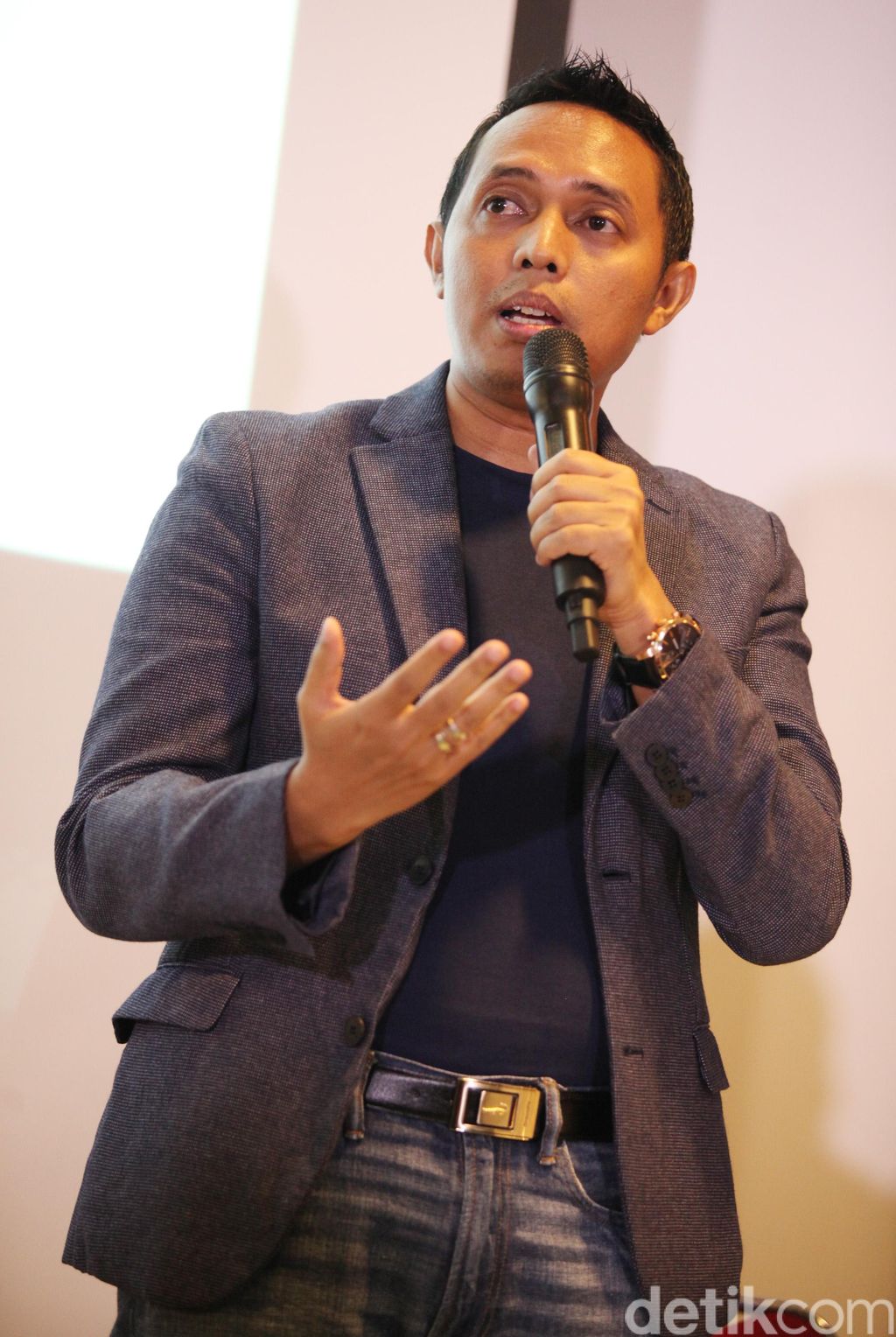 CEO Cyrus Network Hasan Nasbi Batupahat
