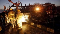 Kondisi bus rusak parah usai diserang pelaku bom bunuh diri, Rabu (20/1/2016) waktu setempat. Omar Sobhani/Reuters/detikcom.