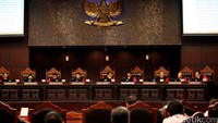 Mahkamah Konstitusi (MK) kembali menggelar sidang sengketa Pilkada, Kamis (21/1/2016). Sidang ini dengan agenda pembacaan putusan sela.