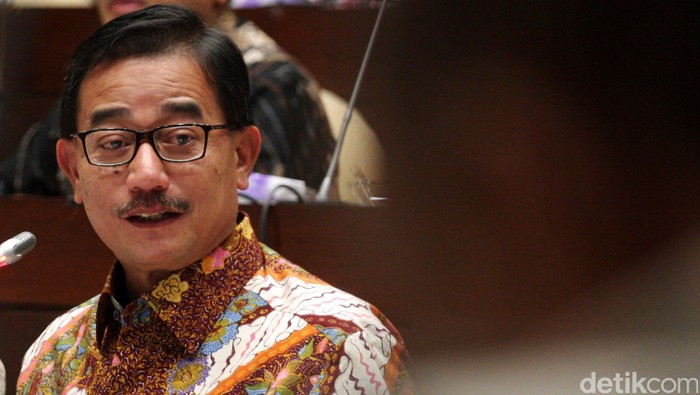 Menteri Angraria dan Tata Ruang/BPN Ferry Mursyidan Baldan rapat kerja dengan Komisi II DPR, Kamis (21/1/2016). Rapat tersebut membahas penyelesaian kasus-kasus pertanahan.