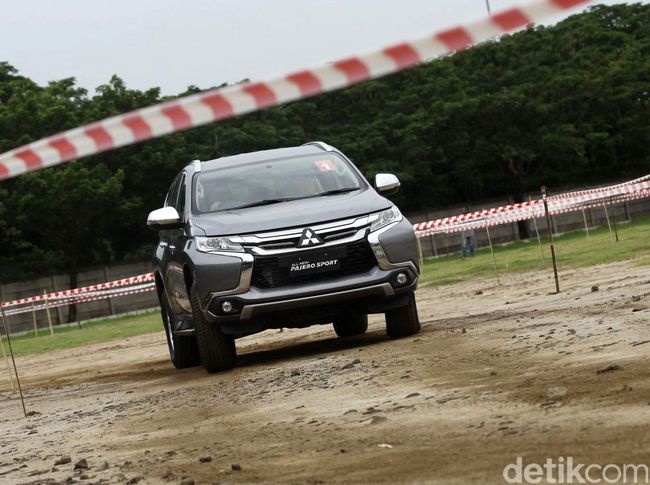 Singkat Merasakan All New Pajero Sport Dakar 4x2