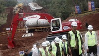 Proses pembangunan akan dilakukan oleh PT Kereta Cepat Indonesia China (KCIC) sebagai badan usaha perkeretaapian yang 60% sahamnya dikuasai oleh PT Pilar Sunergi BUMN Indonesia (PSBI) dan 40% oleh China Railway International (CRI). Hasan Alhabshy/detikcom.