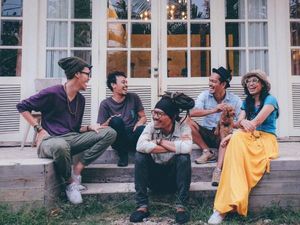 Dialog Dini Hari dan Endah N Rhesa Juga Rilis Album Mini Bareng