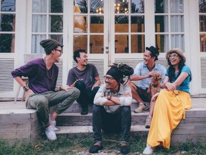 Kolaborasi Spesial Endah n Rhesa + Dialog Dini Hari di Java Jazz 2016