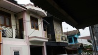 Rumah berlantai dua itu digerebek, Kamis (21/1/2016) kemarin.