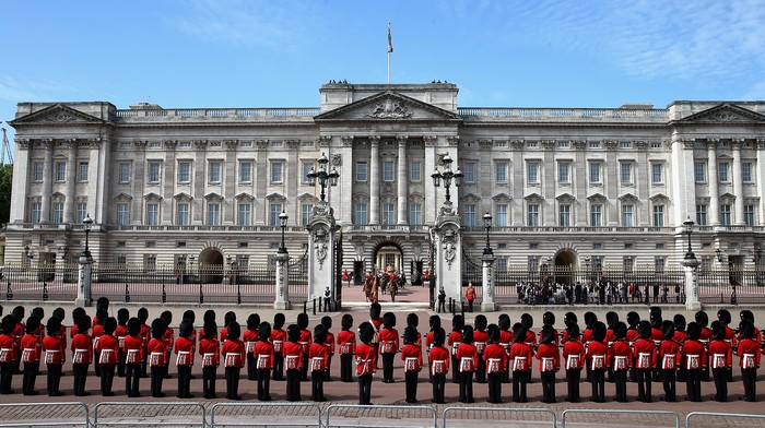 LONDON, ENGLAND - MAY 27:  Queen Elizabeth II and Prince Philip, Duke of Edinburgh leave Buckingham Palace in the Diamond Jubilee State Coach to travel to the Houses of Parliament for the State Opening on May 27, 2015 in London, England.  (Photo by Chris Jackson/Getty Images)