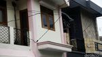 Ini Rumah Pengoplos Miras Yang Digerebek Polisi