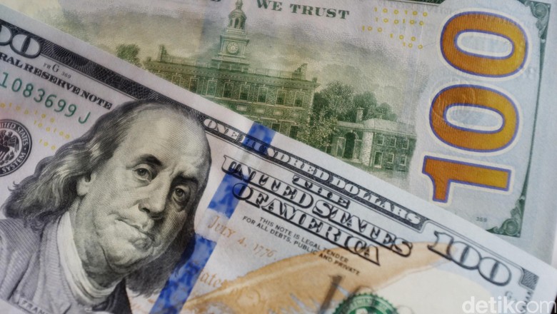 Mata Uang Dollar Amerika.
dikhy sasra/ilustrasi/detikfoto