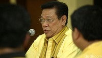 Agung percaya tim transisi diisi oleh orang-orang yang kredibel dan merupakan tokoh senior Golkar. Untuk itu ia menghormati dan mendukung keputusan dari Tim Transisi.