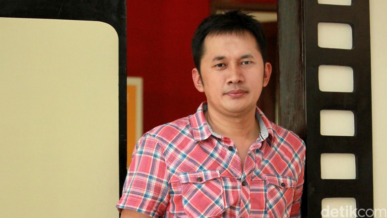 Hanung: Terganggu Film G30S, Bikin Versi Lain