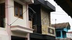 Ini Rumah Pengoplos Miras Yang Digerebek Polisi