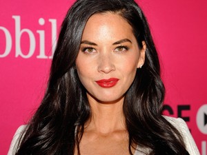 Bantah Operasi Plastik, Olivia Munn Perawatan Pakai Kentang