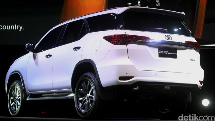 PT Toyota Astra Motor (TAM) resmi menghadirkan SUV Fortuner generasi terbaru. Toyota Astra Motor (TAM) resmi meluncurkan All New Fortuner. Rengga Sancaya/detikcom.